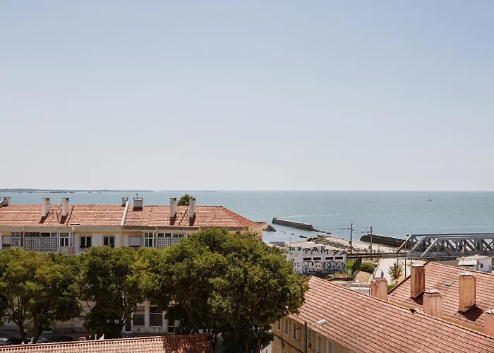 Seaside Family | Walk To The Beach, Caxias * Cruz Quebrada
